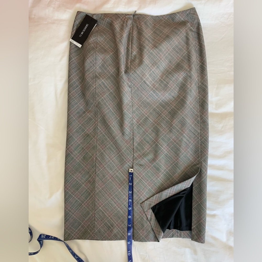 Lafayette 148 Virgin Wool gray plaid calf length pencil skirt size 8